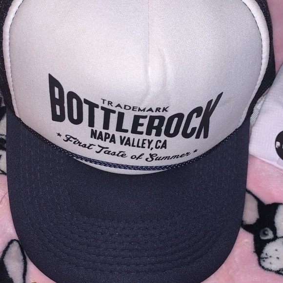 Bottlerock Napa Summer Concert Festival Hat and small bag lot - Picture 2 of 9